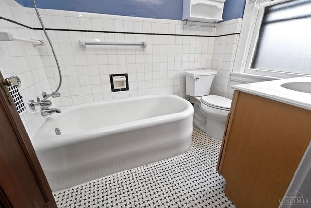 4925 Shirley Place, Cincinnati, OH 45238