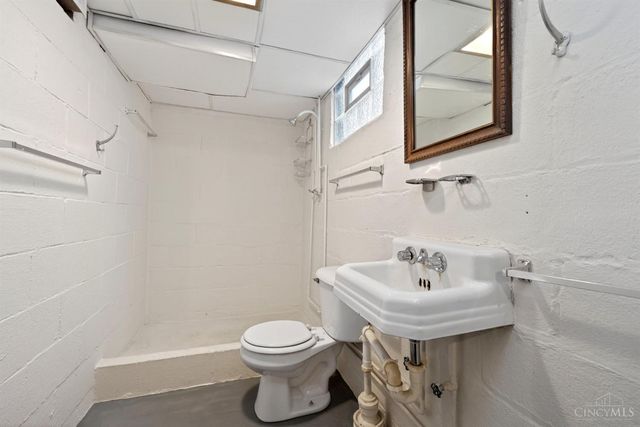 4925 Shirley Place, Cincinnati, OH 45238