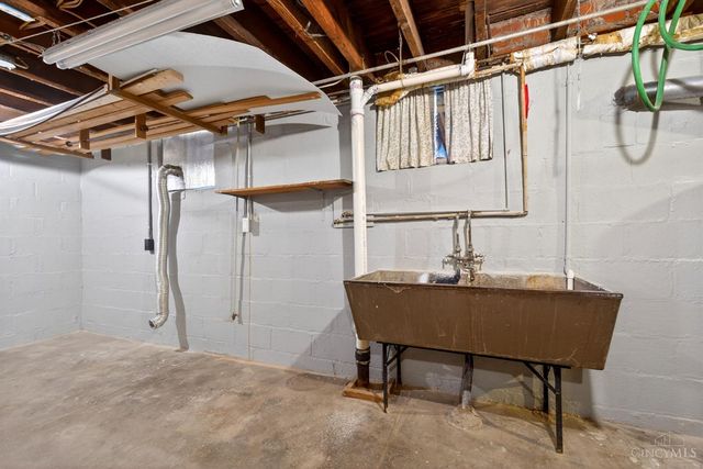 4925 Shirley Place, Cincinnati, OH 45238