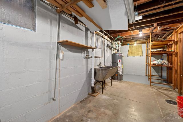 4925 Shirley Place, Cincinnati, OH 45238