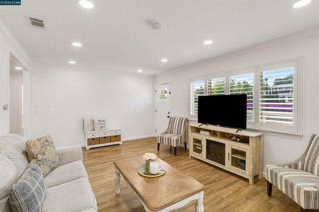 4321 Cowell Rd, Concord, CA 94518