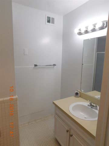 444 N Fox Hills Unit: 7, Bloomfield Hills, MI 48304