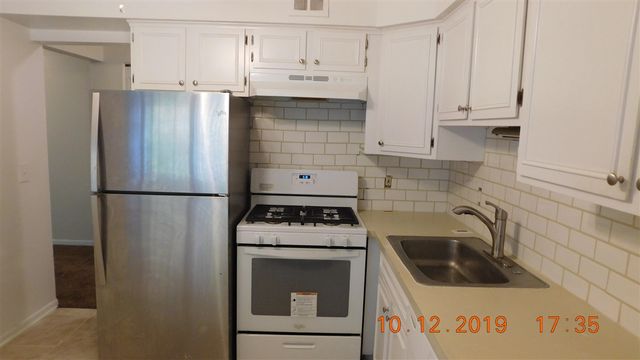 444 N Fox Hills Unit: 7, Bloomfield Hills, MI 48304