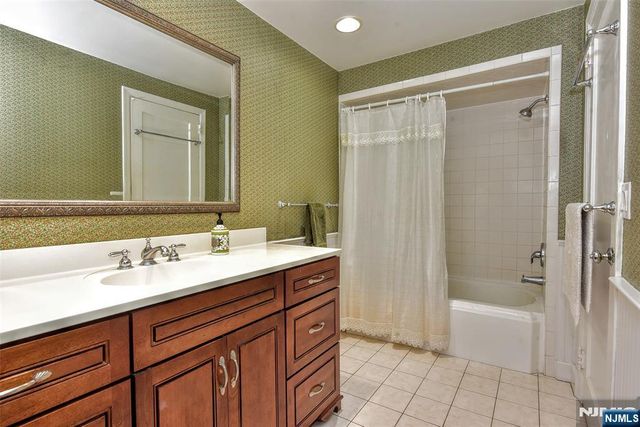 520 Lafayette Avenue, Wyckoff, NJ 07481