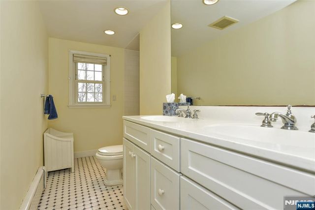 520 Lafayette Avenue, Wyckoff, NJ 07481