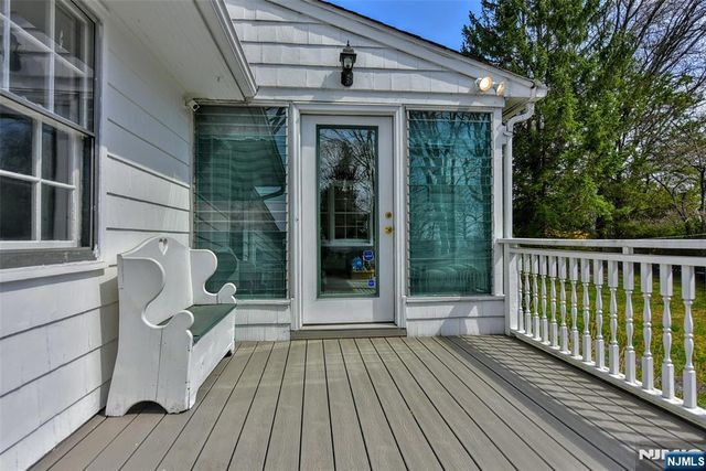 520 Lafayette Avenue, Wyckoff, NJ 07481