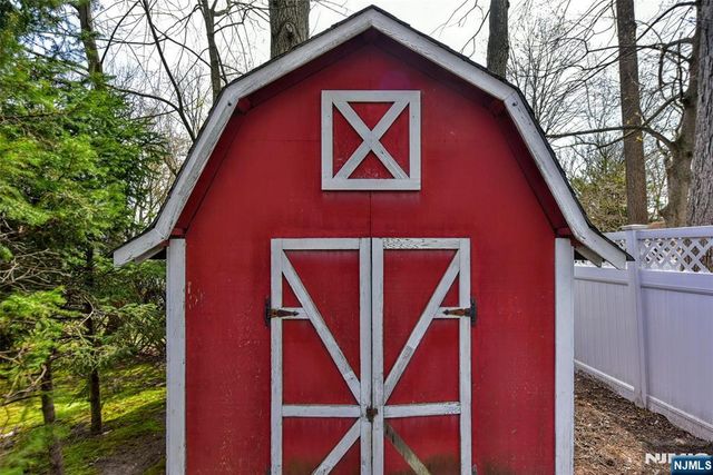 520 Lafayette Avenue, Wyckoff, NJ 07481