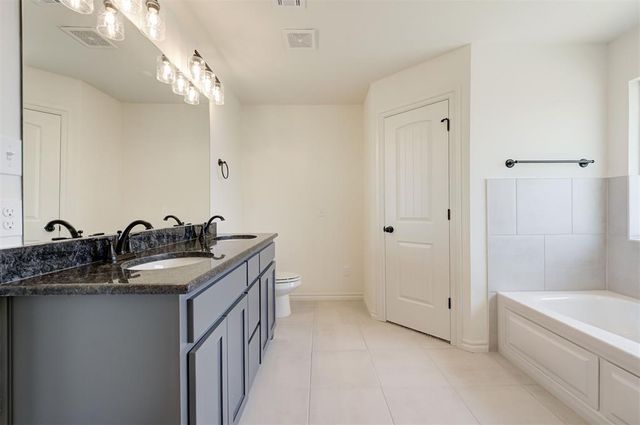 9312 NW 143rd Street, Yukon, OK 73099