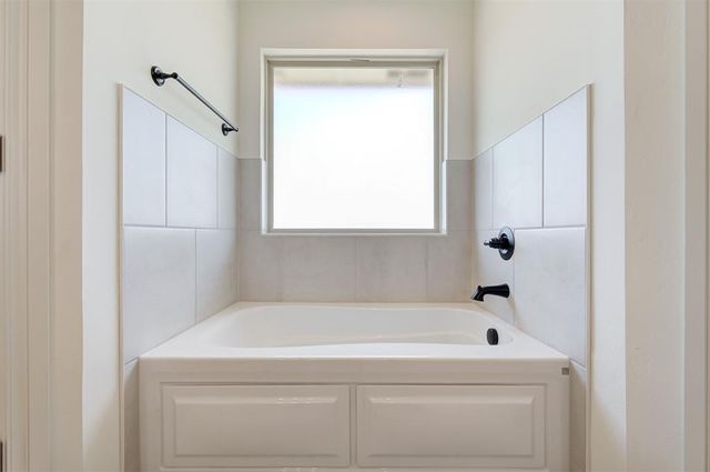 9312 NW 143rd Street, Yukon, OK 73099