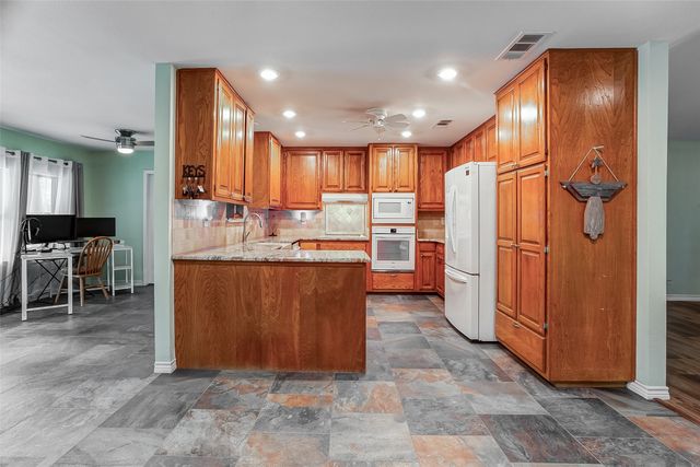 5411 Cool Springs Drive, Midlothian, TX 76065