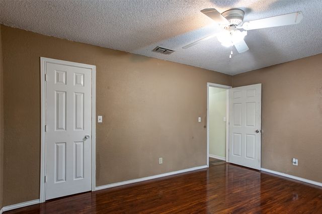 5411 Cool Springs Drive, Midlothian, TX 76065