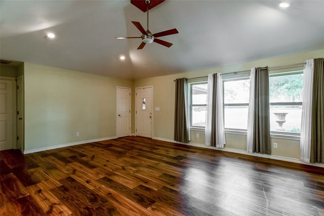 5411 Cool Springs Drive, Midlothian, TX 76065