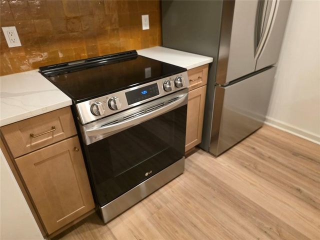 301 Barrington Hills Drive, Atlanta, GA 30350