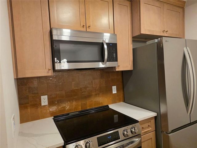 301 Barrington Hills Drive, Atlanta, GA 30350