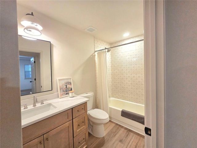 301 Barrington Hills Drive, Atlanta, GA 30350