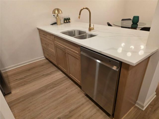 301 Barrington Hills Drive, Atlanta, GA 30350