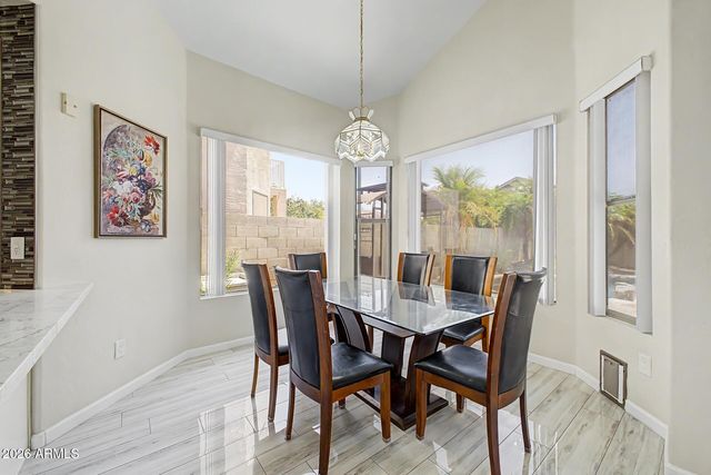 1015 E IRMA Lane, Phoenix, AZ 85024