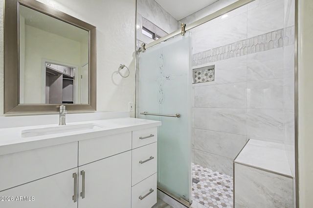 1015 E IRMA Lane, Phoenix, AZ 85024