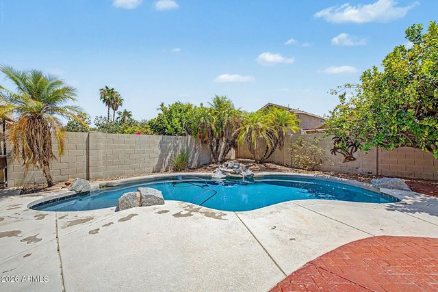 1015 E IRMA Lane, Phoenix, AZ 85024