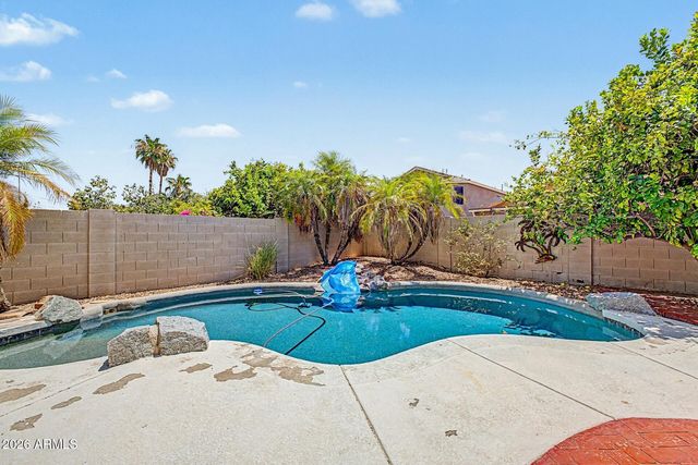 1015 E IRMA Lane, Phoenix, AZ 85024