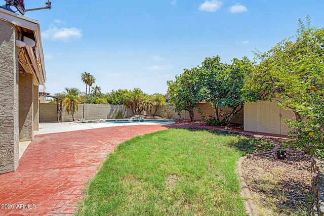 1015 E IRMA Lane, Phoenix, AZ 85024