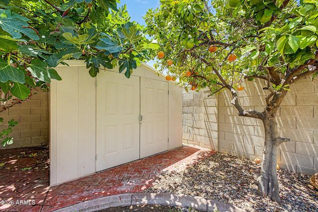 1015 E IRMA Lane, Phoenix, AZ 85024