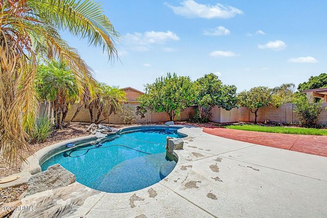 1015 E IRMA Lane, Phoenix, AZ 85024