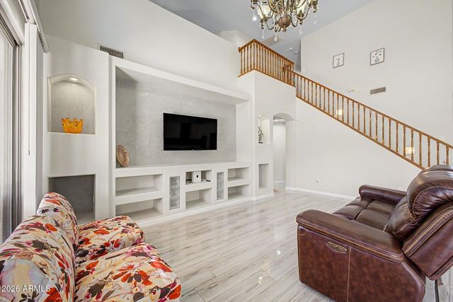 1015 E IRMA Lane, Phoenix, AZ 85024