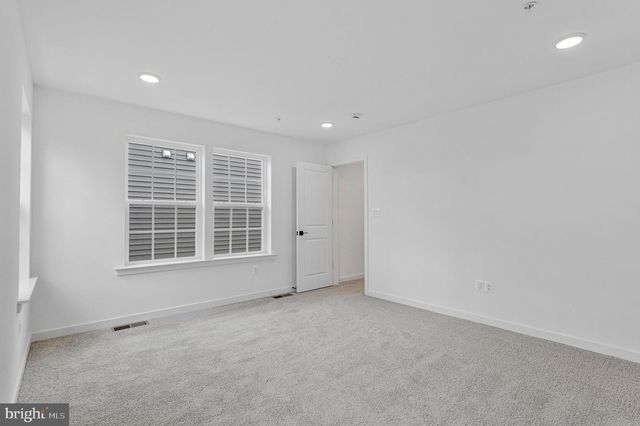 5720 HOWARD DR, Glen Burnie, MD 21061