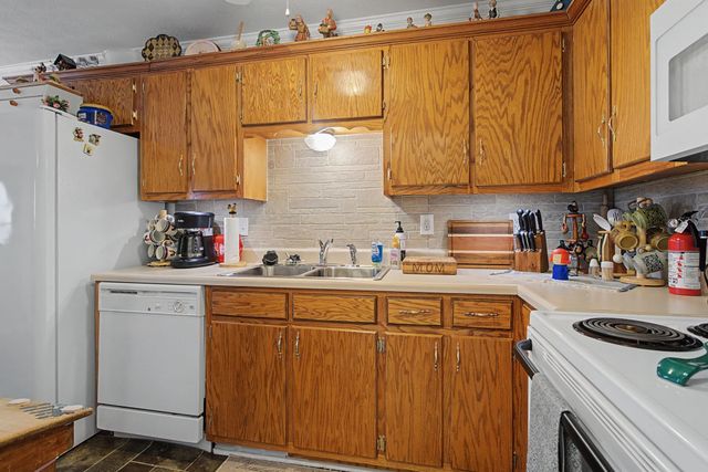 1075 Coker Ford Rd, Portland, TN 37148