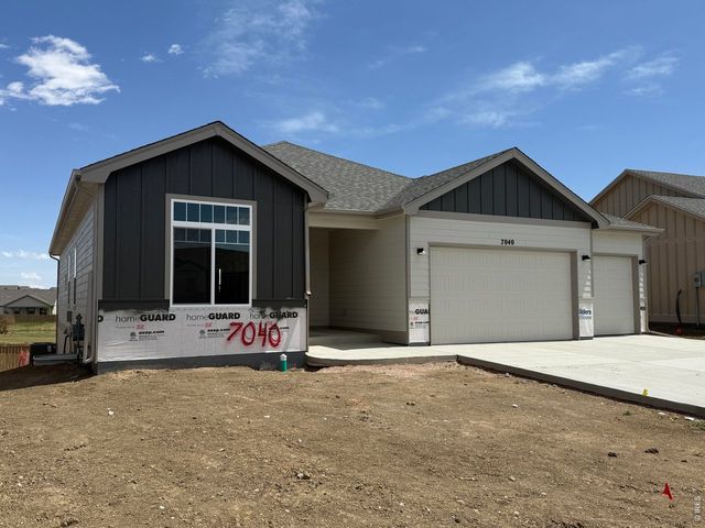 7040 Feather Reed Dr, Wellington, CO 80549