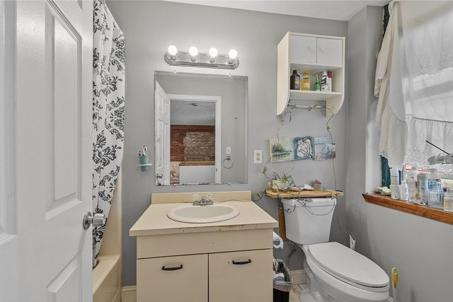 200 Market St 44B, Lowell, MA 01852