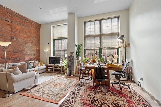 200 Market St 44B, Lowell, MA 01852