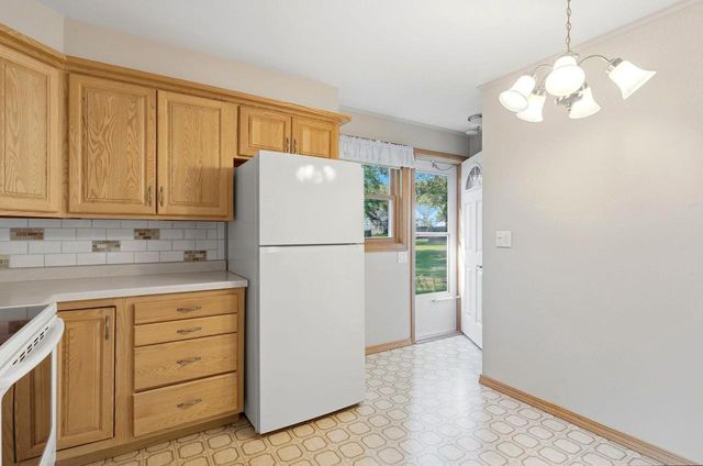 1227 DIVISION STREET, Green Bay, WI 54303