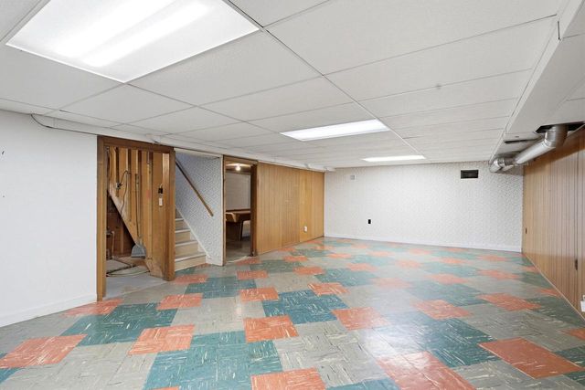 1227 DIVISION STREET, Green Bay, WI 54303