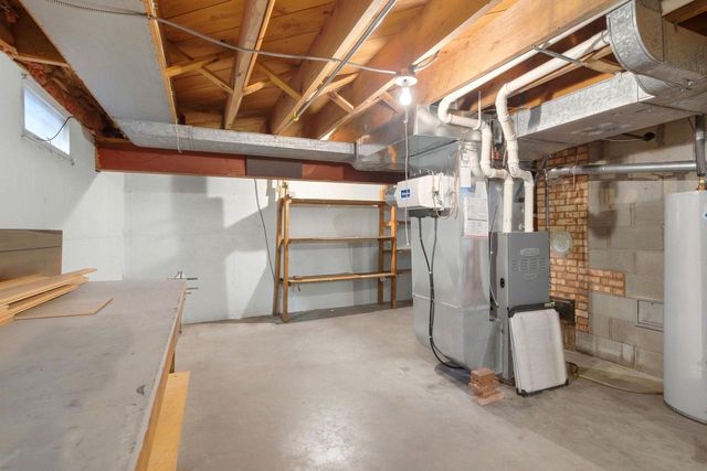 1227 DIVISION STREET, Green Bay, WI 54303