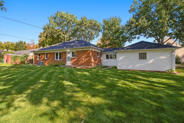 1227 DIVISION STREET, Green Bay, WI 54303