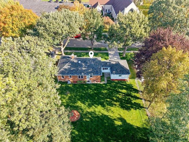 1227 DIVISION STREET, Green Bay, WI 54303