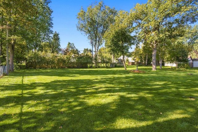 1227 DIVISION STREET, Green Bay, WI 54303