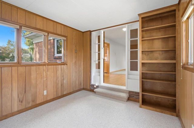 1227 DIVISION STREET, Green Bay, WI 54303