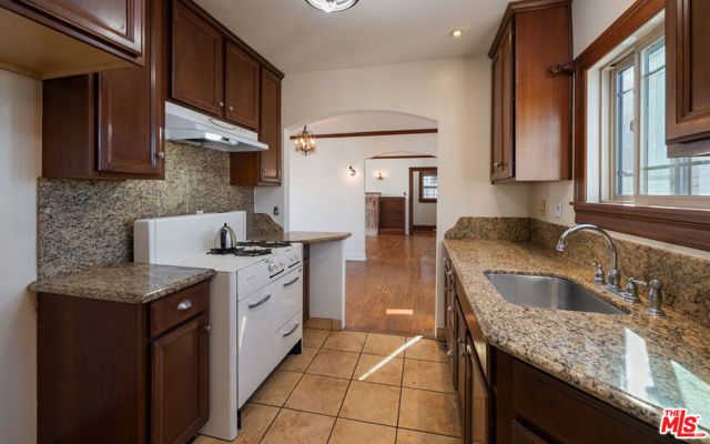 2331 Lucerne Avenue, Los Angeles, CA 90016