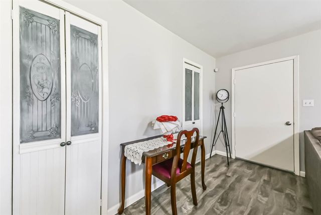 5511 Carriage Trails Drive, Mont Belvieu, TX 77523