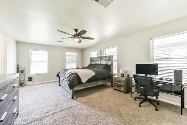 5511 Carriage Trails Drive, Mont Belvieu, TX 77523