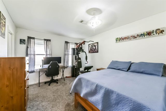 5511 Carriage Trails Drive, Mont Belvieu, TX 77523