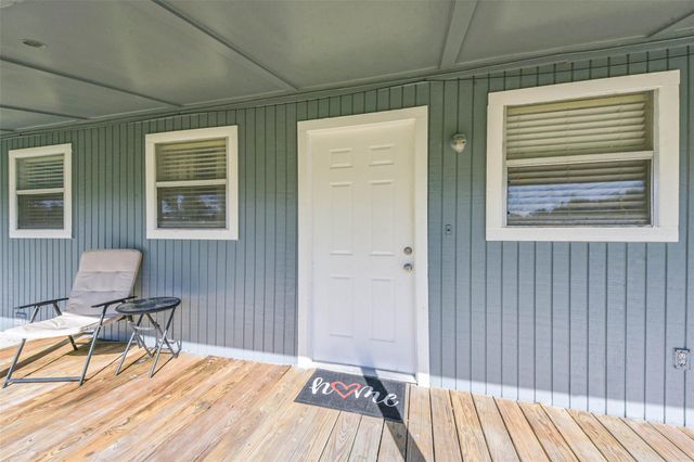 5511 Carriage Trails Drive, Mont Belvieu, TX 77523