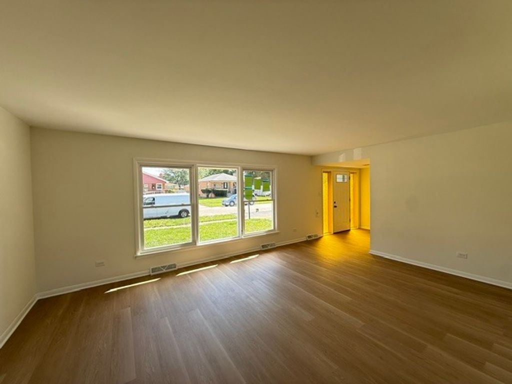 15736 DREXEL Avenue, Dolton, IL 60419 — photo 2