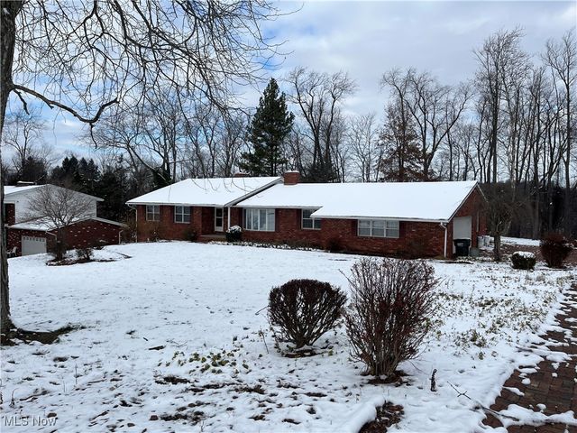 58611 Sharon Boulevard, Rayland, OH 43935