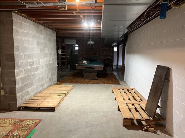 58611 Sharon Boulevard, Rayland, OH 43935