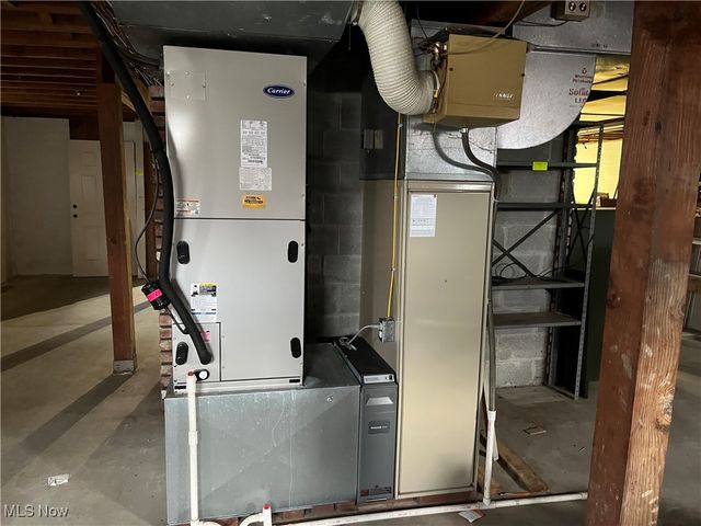 58611 Sharon Boulevard, Rayland, OH 43935