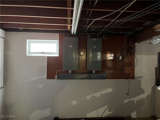 58611 Sharon Boulevard, Rayland, OH 43935